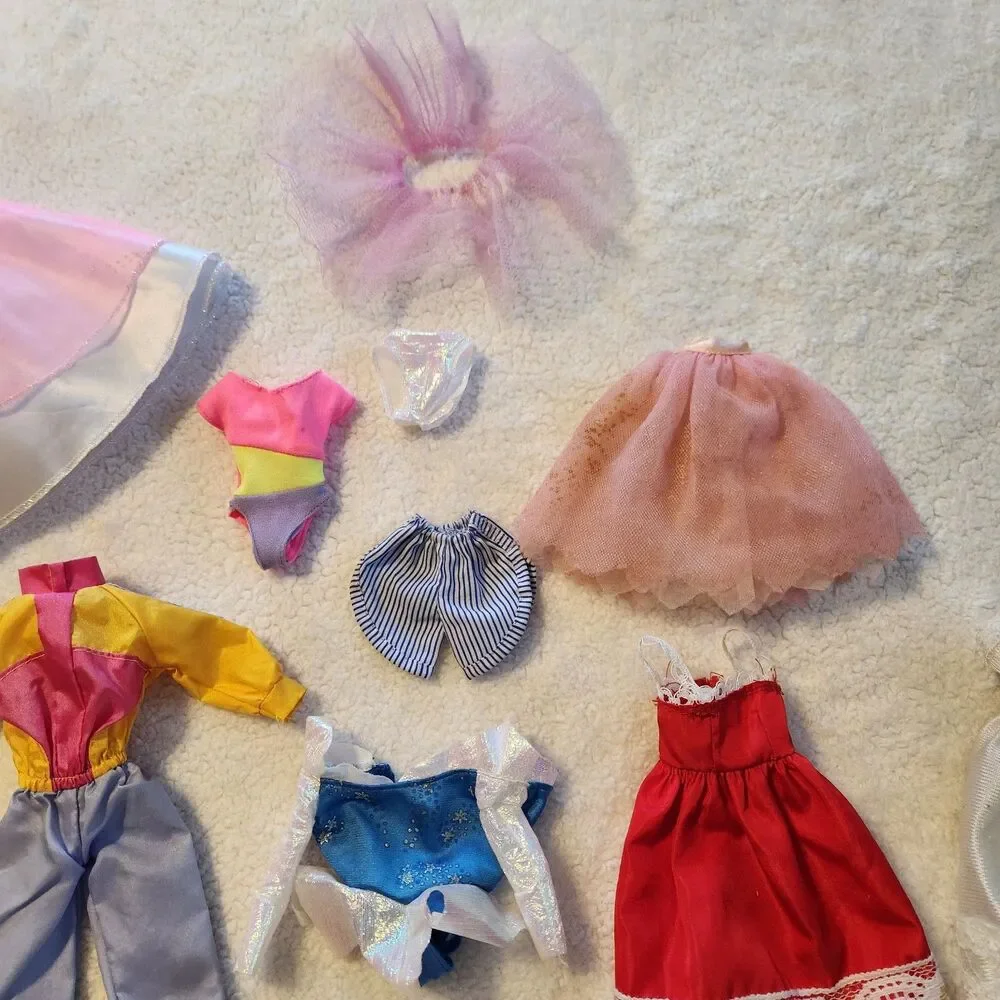 Vintage Mixed Lot Of 16 Pieces of Barbie, Clone, Handmade & Others Clothing